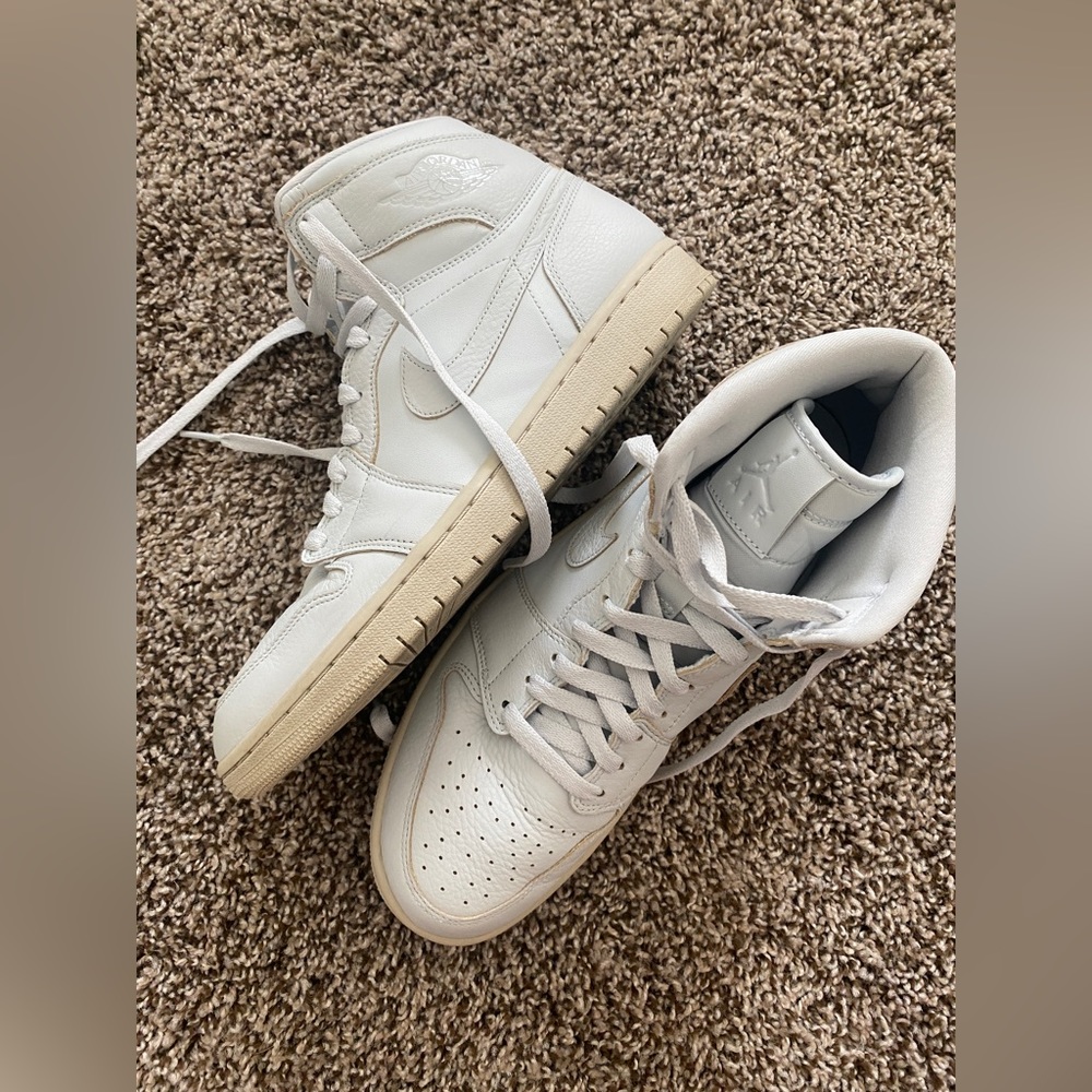Jordan 1 Retro High Premium Pure Platinum SZ 10-WORN ONCE, Original Box Included